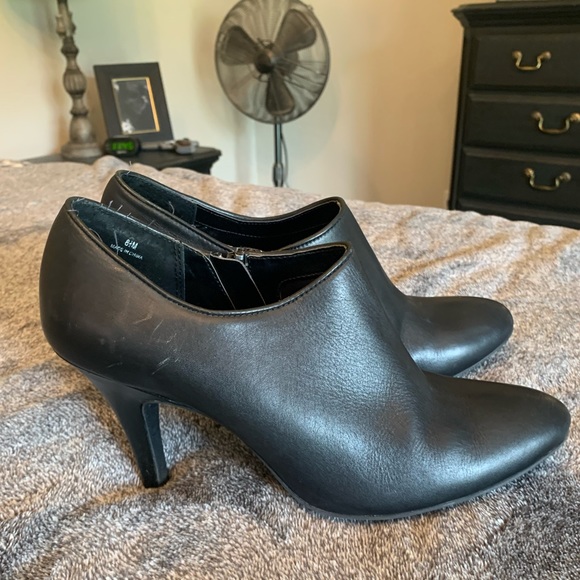 Moda Reflex black booties size 8.5. - Picture 2 of 6